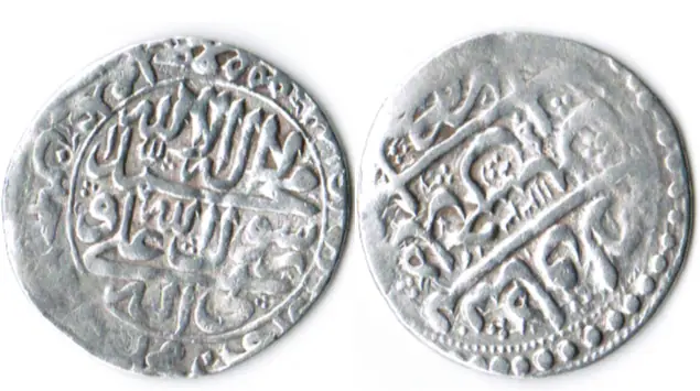روی و پشت «۴ شاهی — شاه سلطان حسین صفوی، ۱۷۲۱–۱۷۲۲ م» — عکس رکورد کاتالوگ نومیستا
