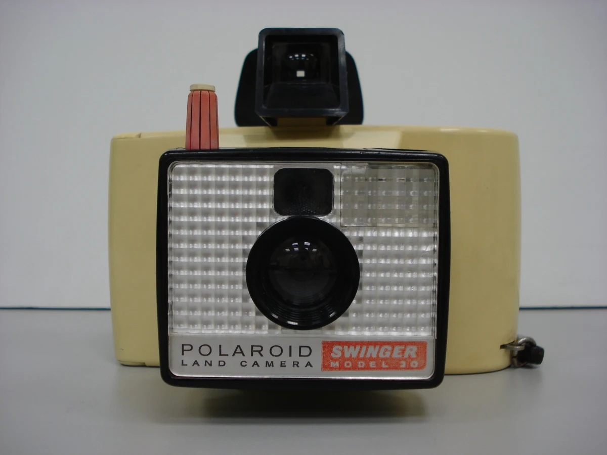 POLAROID SWINGER 20 CAMERA — تصویر رکورد یوروپیانا