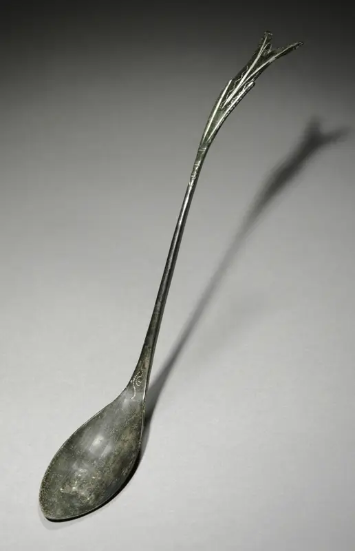 Spoon with Fish-Tail Design — تصویر رکورد موزهٔ هنر کلیولند (دسترسی آزاد)