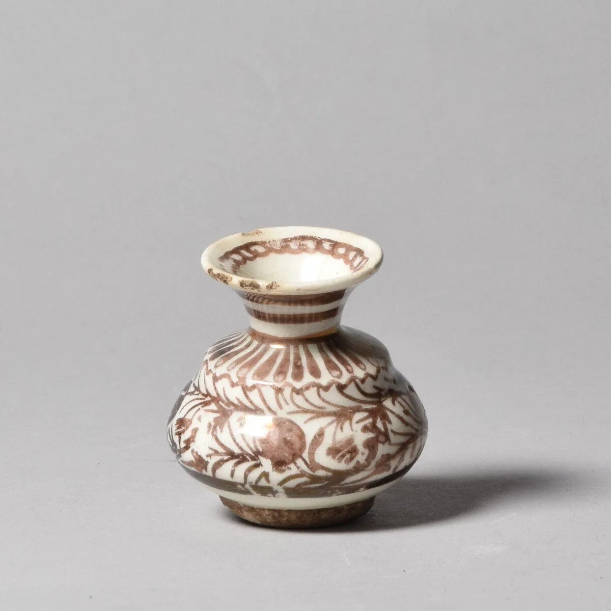 Spittoon — تصویر رکورد موزهٔ ویکتوریا و آلبرت