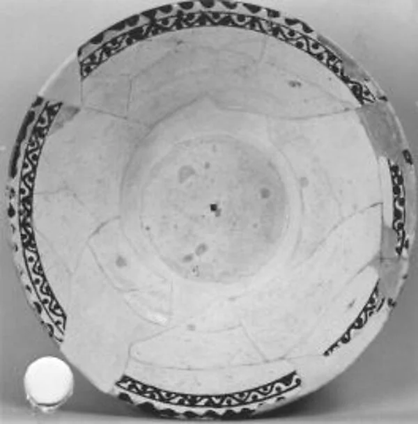 Bowl with Black and White Geometric Decoration — تصویر رکورد موزهٔ متروپولیتن (دسترسی آزاد)