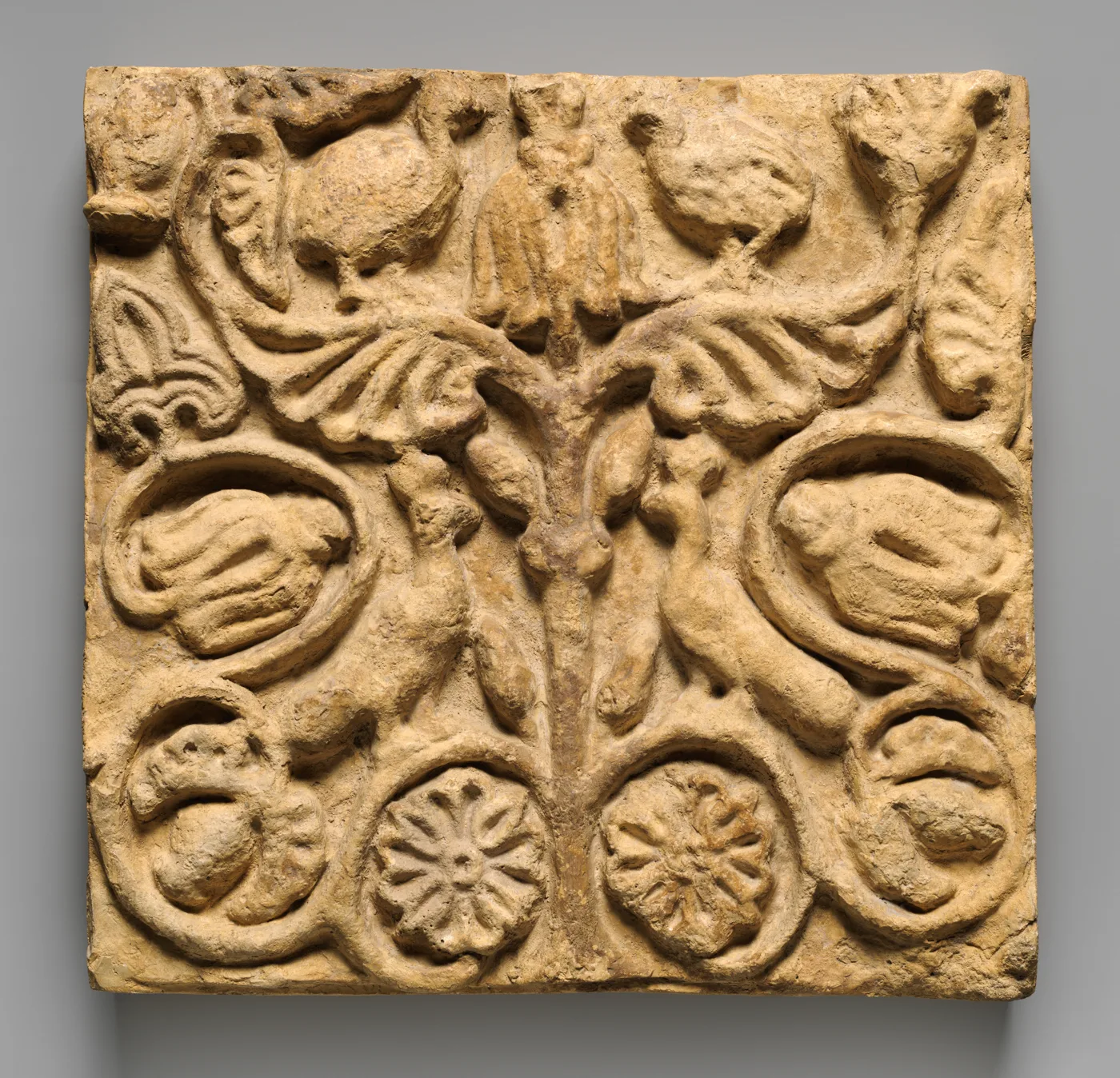 Wall decoration with birds and vegetal design — تصویر رکورد موزهٔ متروپولیتن (دسترسی آزاد)