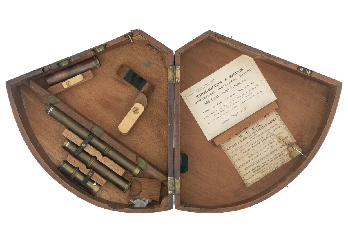 Box for sextant — تصویر رکورد یوروپیانا