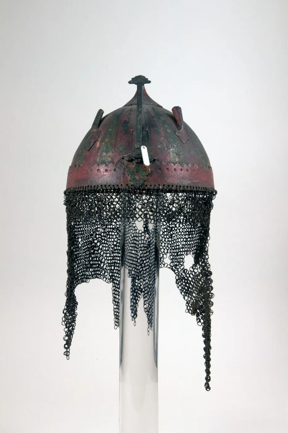 Helmet — تصویر رکورد موزهٔ متروپولیتن (دسترسی آزاد)