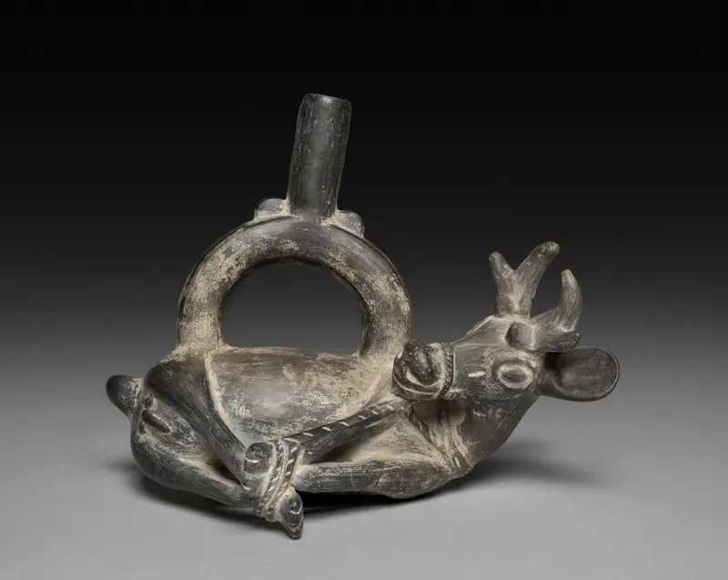 Bound Deer Effigy Vessel — تصویر رکورد موزهٔ هنر کلیولند (دسترسی آزاد)