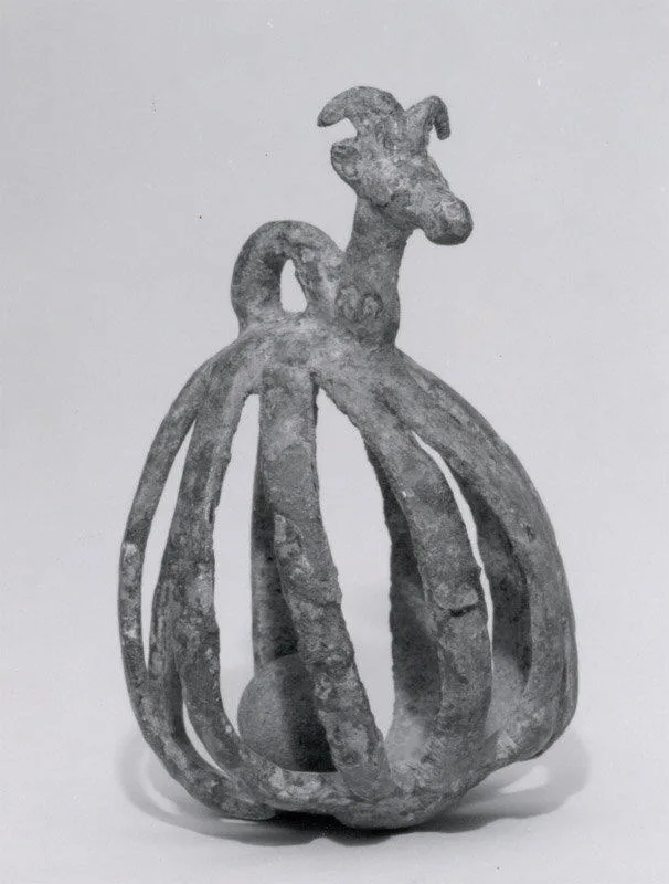 Openwork rattle bell — تصویر رکورد موزهٔ متروپولیتن (دسترسی آزاد)