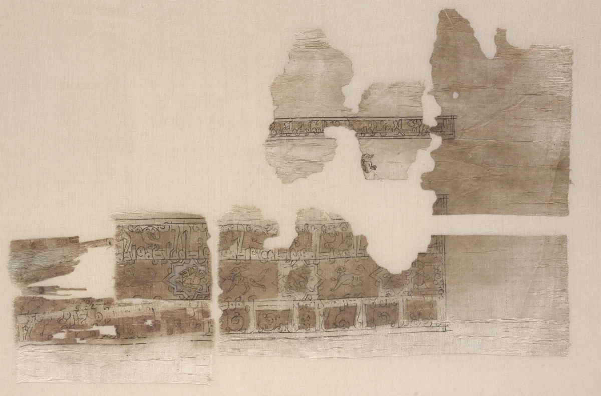 Fragment with tripartite band — تصویر رکورد موزهٔ هنر کلیولند (دسترسی آزاد)