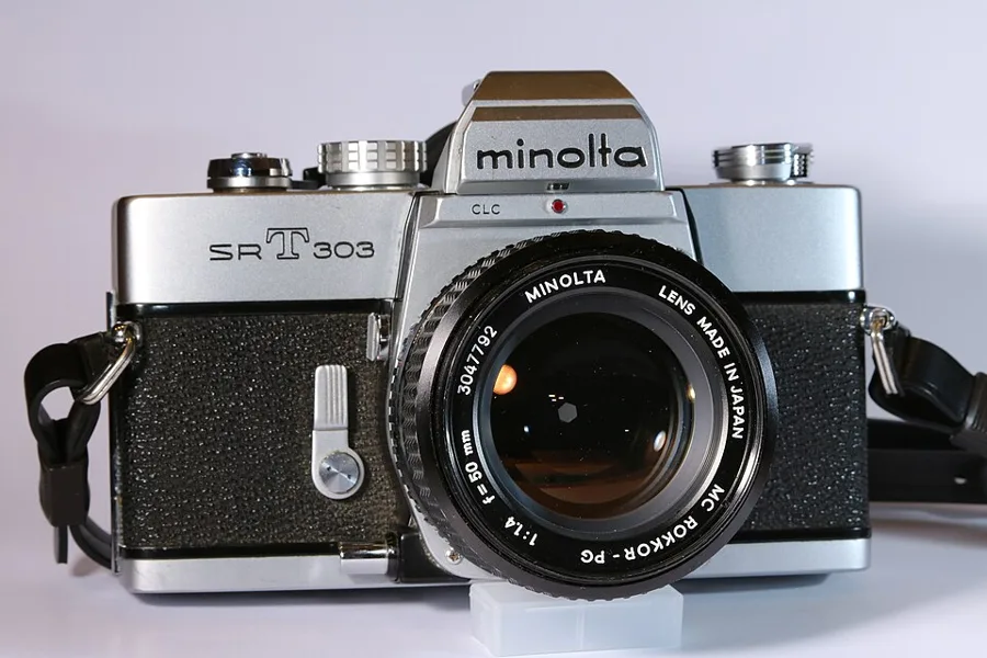 Minolta SR-T 303 — تصویر رکورد ویکی‌داده