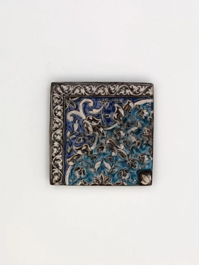Tile — تصویر رکورد موزهٔ ویکتوریا و آلبرت — شمارهٔ رکورد 522:2-1889