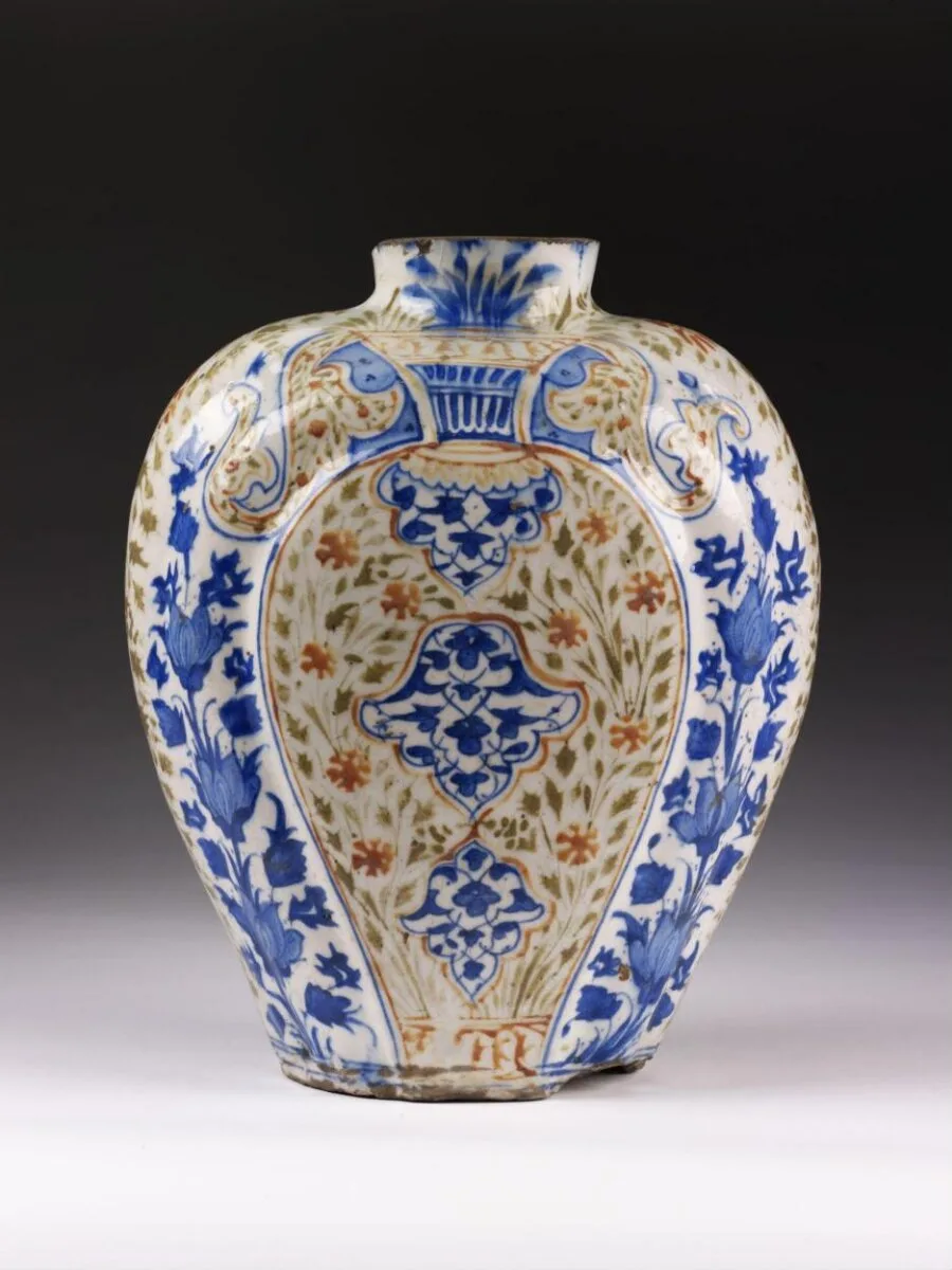 Vase — تصویر رکورد موزهٔ ویکتوریا و آلبرت