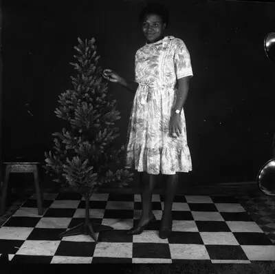 Recreational photograph [c 1983] — تصویر رکورد یوروپیانا