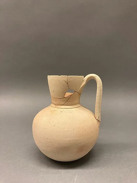 ابریق — نمای تکمیلی ثبت‌شده در رکورد موزه