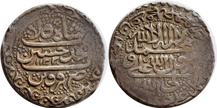 روی و پشت «۴ شاهی — شاه سلطان حسین صفوی، ۱۷۱۸–۱۷۲۴ م» — عکس رکورد کاتالوگ نومیستا