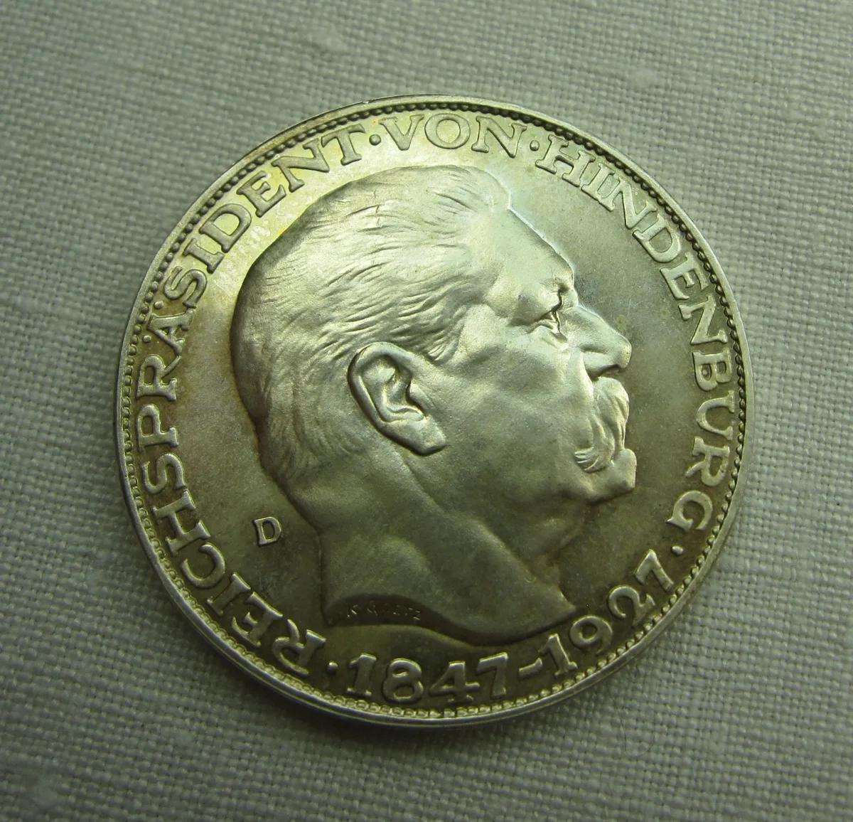 Gedenkmedaille zum 80. Geburtstag des Reichspräsidenten Hindenburg (1927) — تصویر رکورد یوروپیانا