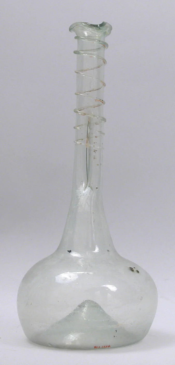 Bottle with a Globular Body — تصویر رکورد موزهٔ متروپولیتن (دسترسی آزاد)