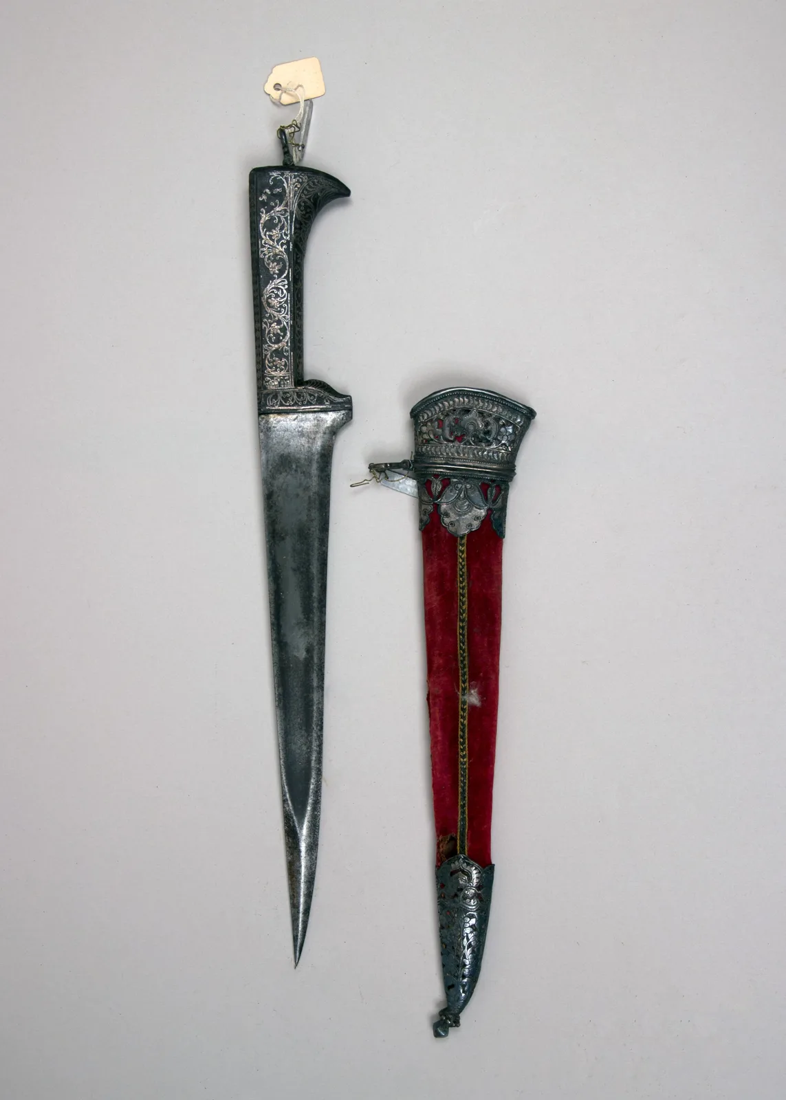 Dagger (Pesh-Kabz) with Sheath — تصویر رکورد موزهٔ متروپولیتن (دسترسی آزاد)