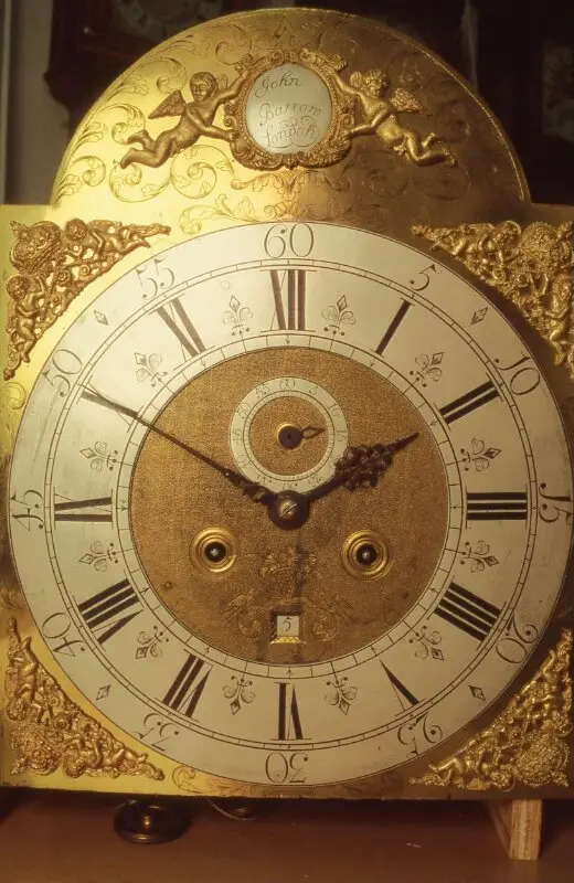 Longcase clock — تصویر رکورد موزهٔ ویکتوریا و آلبرت