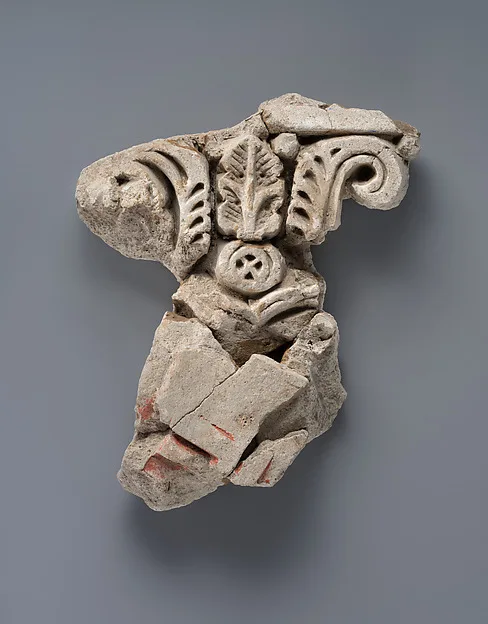 Stucco Fragment — تصویر رکورد موزهٔ متروپولیتن (دسترسی آزاد)