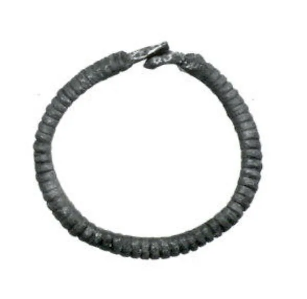 Bracelet — تصویر رکورد موزهٔ متروپولیتن (دسترسی آزاد)