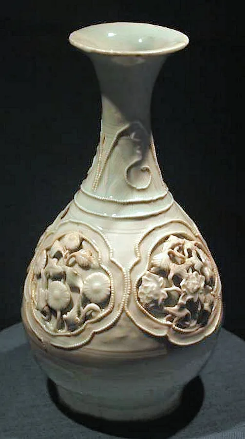 Fonthill Vase — تصویر رکورد ویکیداده