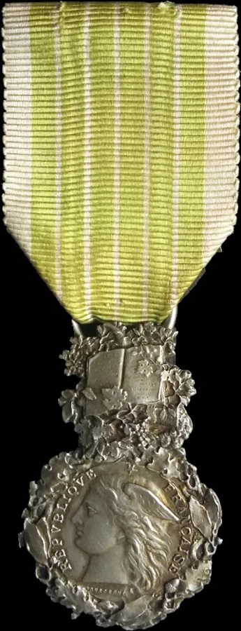 Médaille d'honneur des contributions indirectes — تصویر رکورد ویکی‌داده