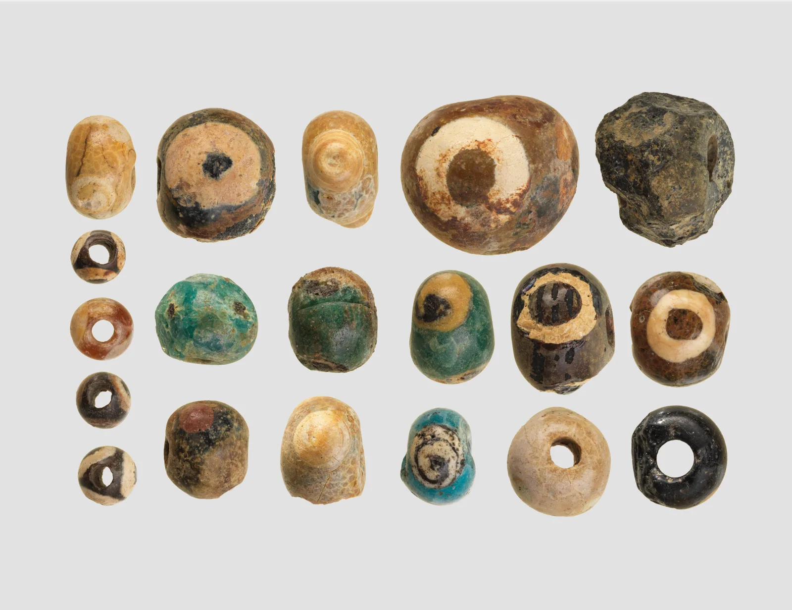 Beads — تصویر رکورد موزهٔ متروپولیتن (دسترسی آزاد)