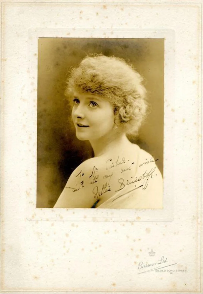 Photograph of Nellie Briercliffe — تصویر رکورد موزهٔ ویکتوریا و آلبرت