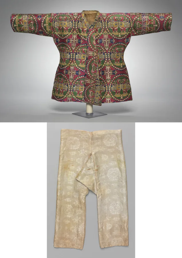 A Child’s Coat with Ducks in Pearl Medallions and a Child's Pants — تصویر رکورد موزهٔ هنر کلیولند (دسترسی آزاد)