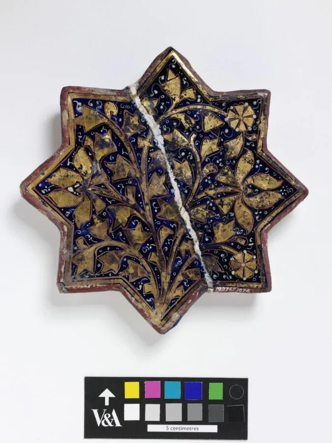 Tile — تصویر رکورد موزهٔ ویکتوریا و آلبرت