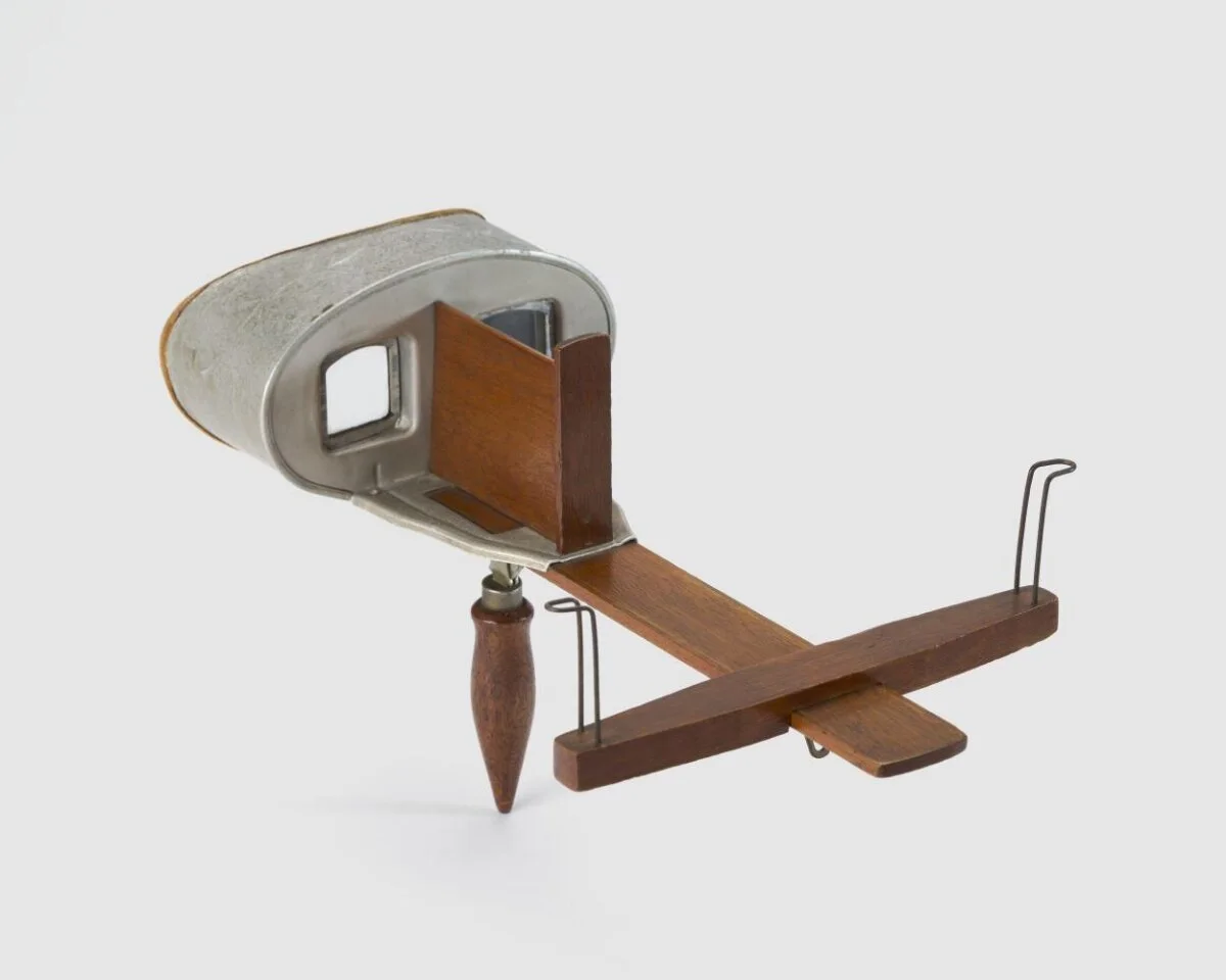 Stereoscope and slides — تصویر رکورد موزهٔ ویکتوریا و آلبرت