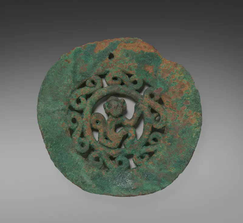 Medallion, beads, and spindle whorls — تصویر رکورد موزهٔ هنر کلیولند (دسترسی آزاد)