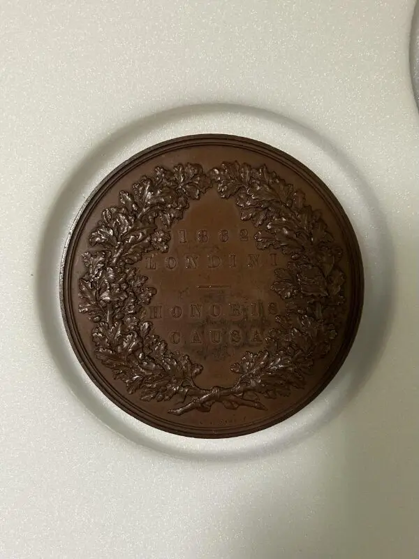 Medal: Prize medal 1862 London International Exhibition — تصویر رکورد موزهٔ ویکتوریا و آلبرت