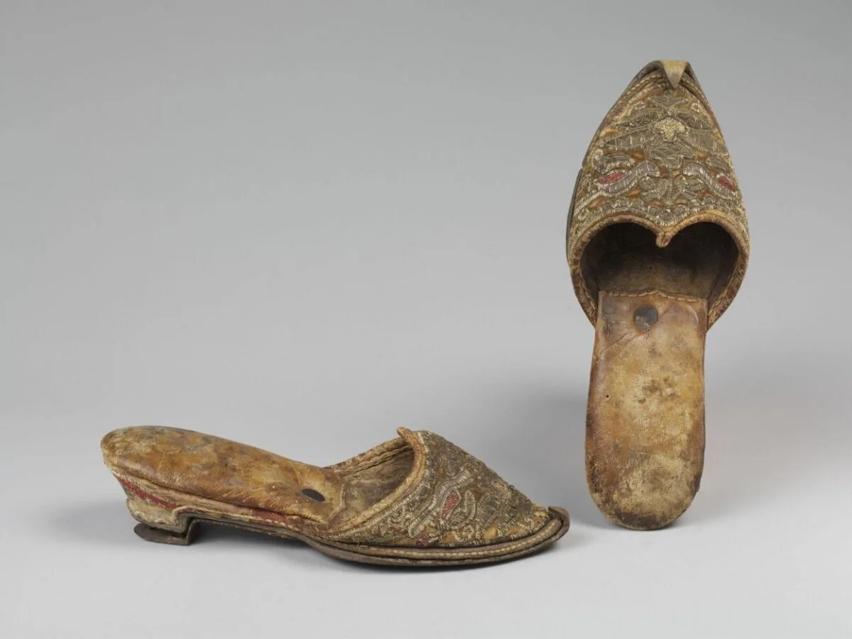 Pair of shoes — تصویر رکورد موزهٔ ویکتوریا و آلبرت