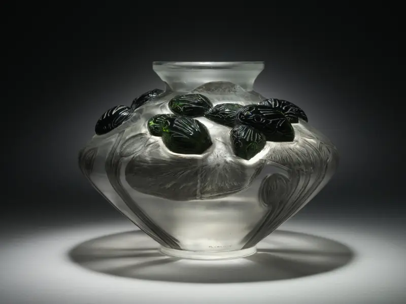 Frogs and Lily Pads (Grenouilles et Nénuphars) Vase — تصویر رکورد موزهٔ هنر کلیولند (دسترسی آزاد)