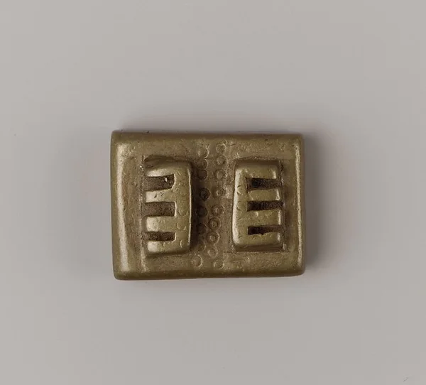 Geometric gold weight — تصویر رکورد موزهٔ متروپولیتن (دسترسی آزاد)