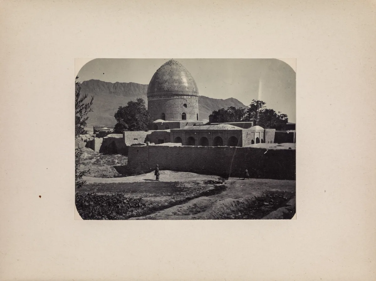 Mausoleum of Seyed Jalal od-Din Ashraf (front Asian expedition 1906-1907 - 4 Persia 1907) — تصویر رکورد یوروپیانا