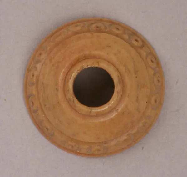 Button or Bead — تصویر رکورد موزهٔ متروپولیتن (دسترسی آزاد)