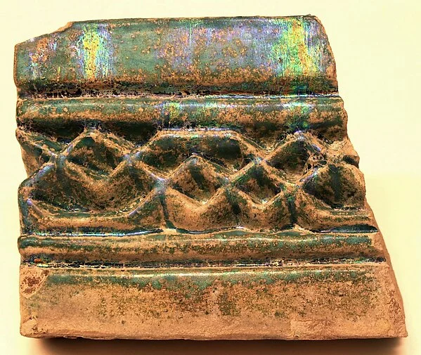 Fragment of a Tile — تصویر رکورد موزهٔ متروپولیتن (دسترسی آزاد)