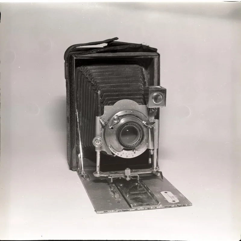 glass camera for photographic plates — تصویر رکورد یوروپیانا