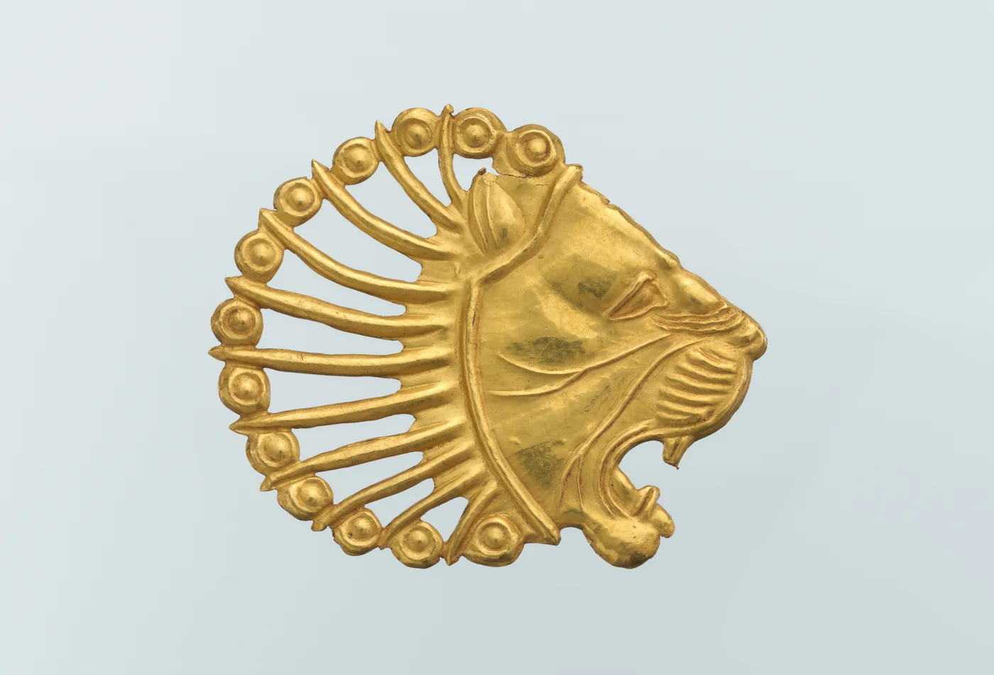 Applique in the shape of a lion's head — تصویر رکورد موزهٔ متروپولیتن (دسترسی آزاد)