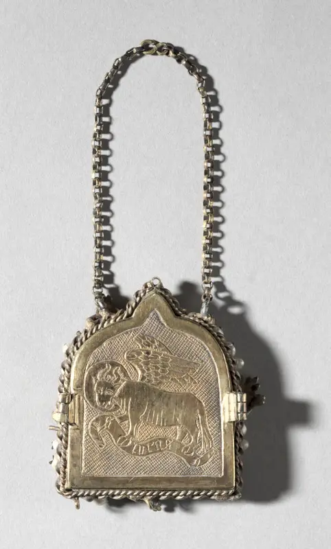 Frame with Winged Bull of Saint Luke on the back — تصویر رکورد موزهٔ هنر کلیولند (دسترسی آزاد)