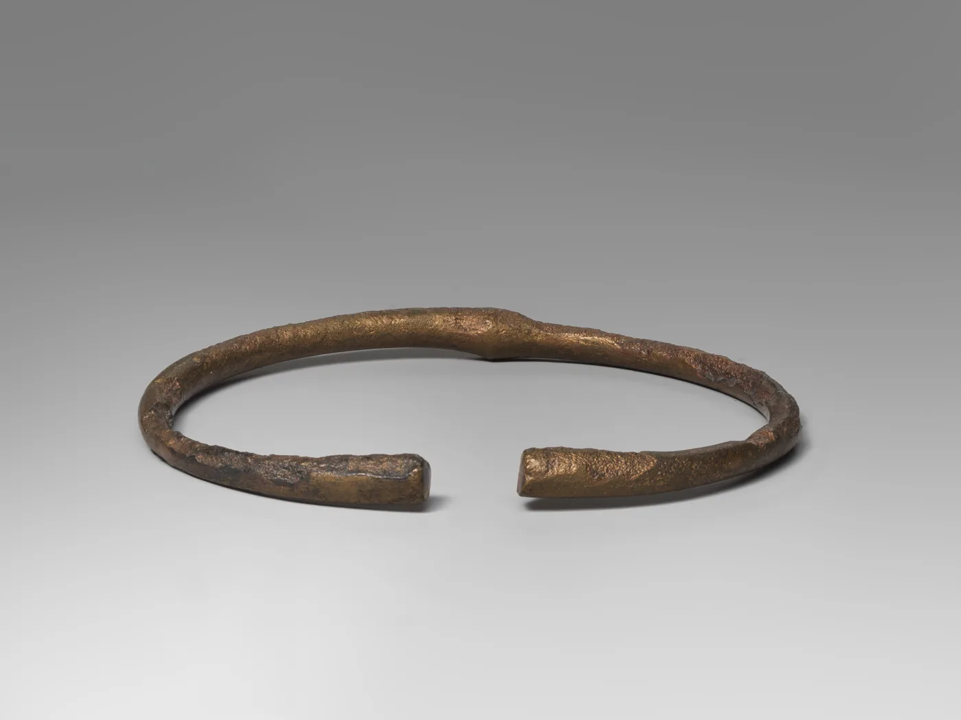 Bracelet — تصویر رکورد موزهٔ متروپولیتن (دسترسی آزاد)