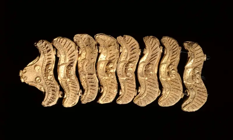 Set of Pendants Ending in a Bull's Head — تصویر رکورد موزهٔ هنر کلیولند (دسترسی آزاد) — شمارهٔ رکورد 1973.53