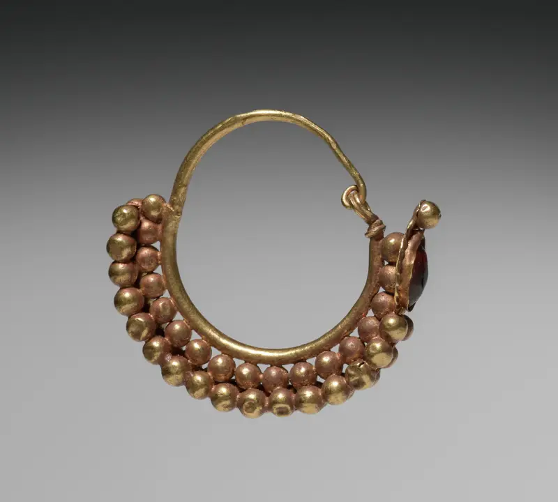Earring (one of a pair) — تصویر رکورد موزهٔ هنر کلیولند (دسترسی آزاد)