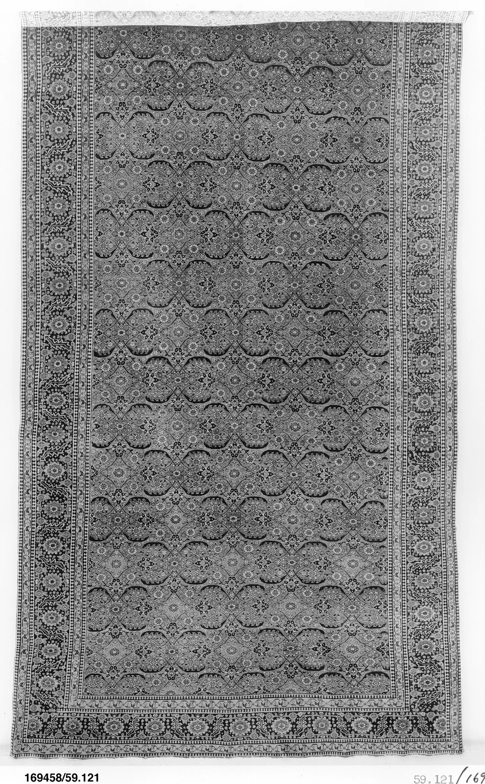 Knotted Rug — تصویر رکورد موزهٔ متروپولیتن (دسترسی آزاد)
