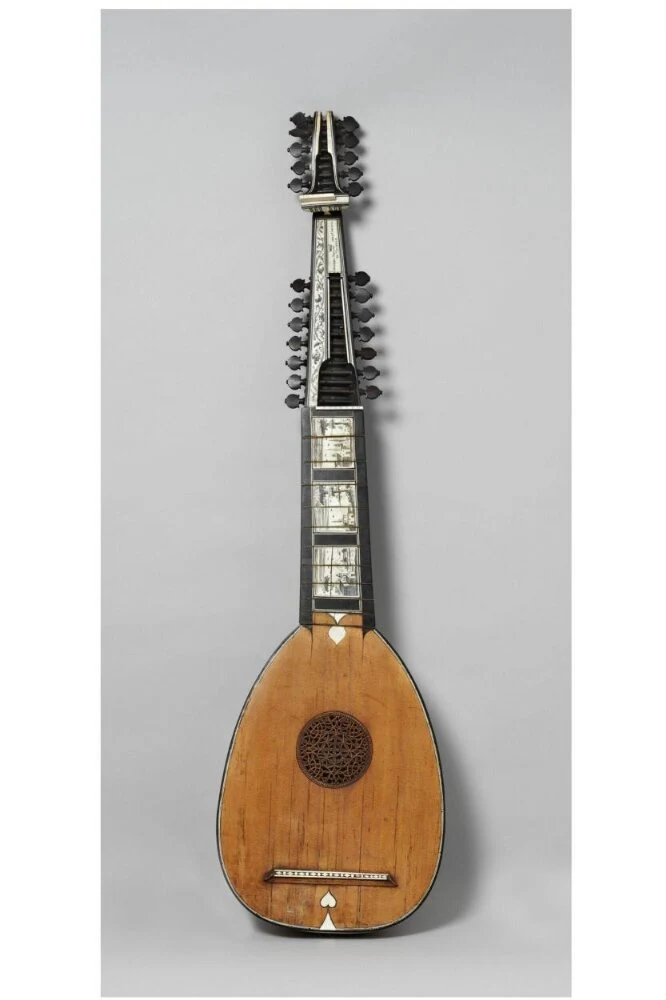 Theorbo — تصویر رکورد موزهٔ ویکتوریا و آلبرت