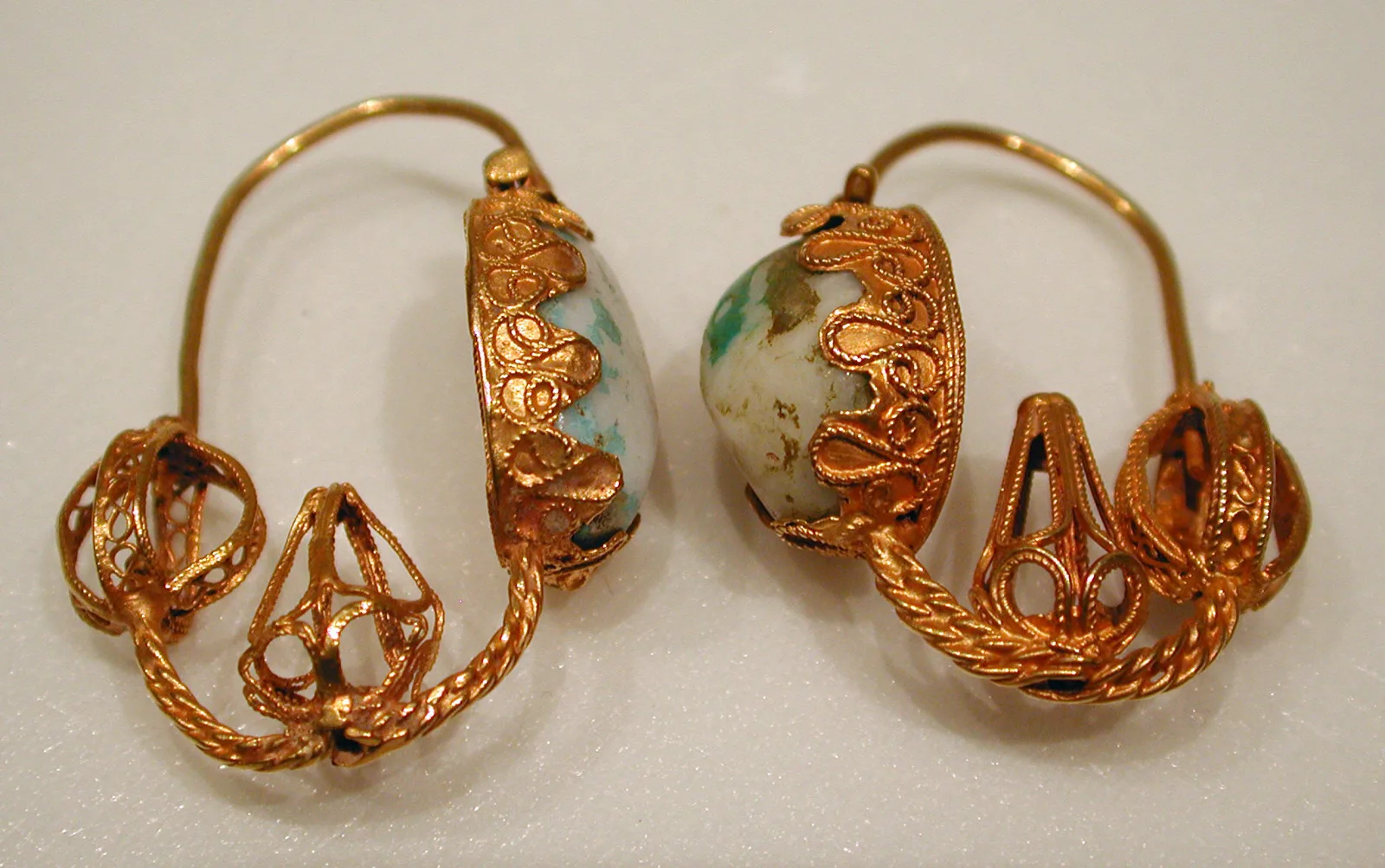 Earring, One of a Pair — تصویر رکورد موزهٔ متروپولیتن (دسترسی آزاد)