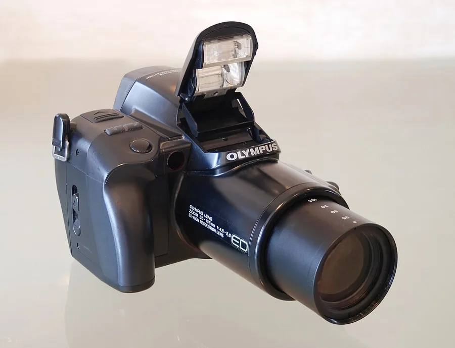 Olympus L-1 — تصویر رکورد ویکی‌داده