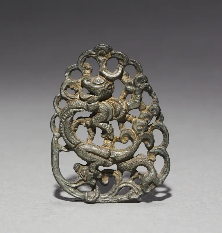 Ornament with Dragon Design — تصویر رکورد موزهٔ هنر کلیولند (دسترسی آزاد)