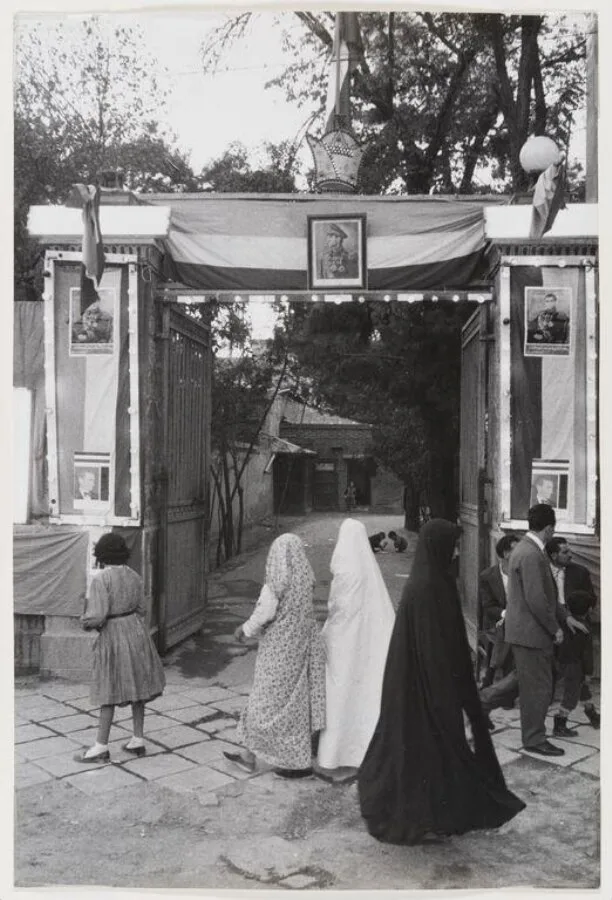 Triumphal arch improvised for the Shah's birthday — تصویر رکورد موزهٔ ویکتوریا و آلبرت